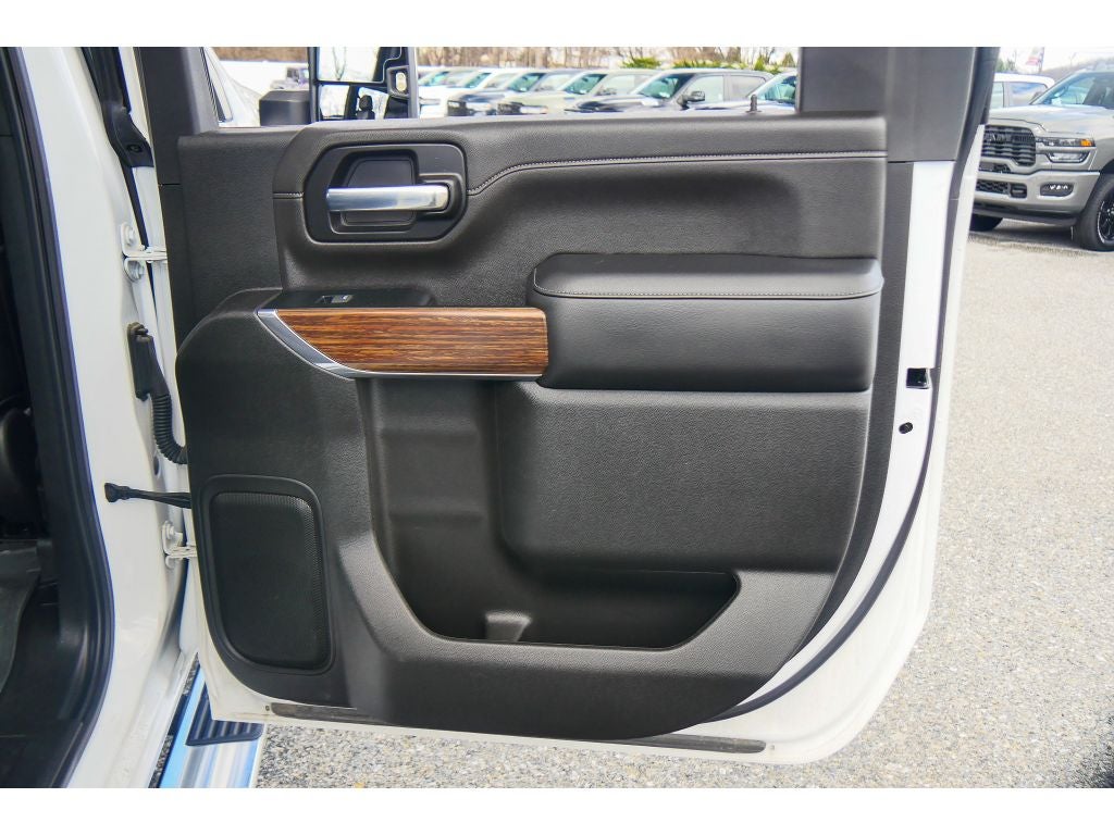 2023 Chevrolet Silverado High Country