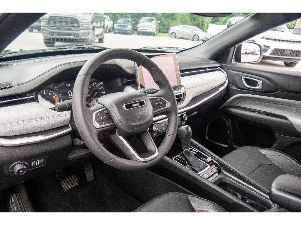 2023 Jeep Compass Latitude Lux