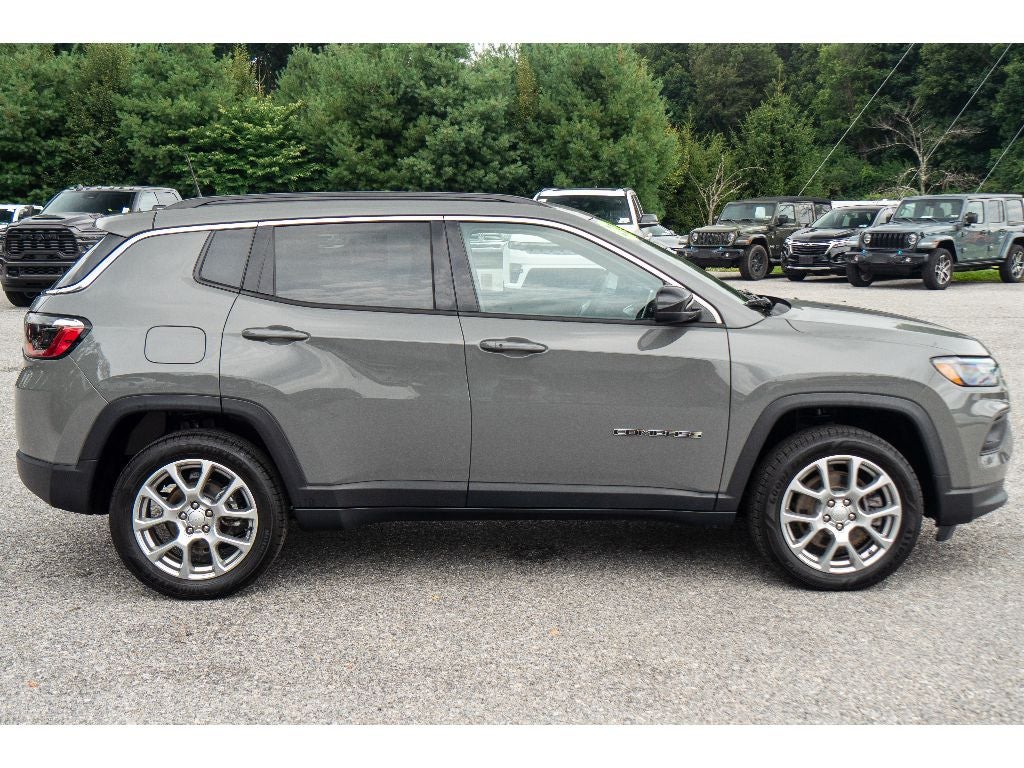 2023 Jeep Compass Latitude Lux