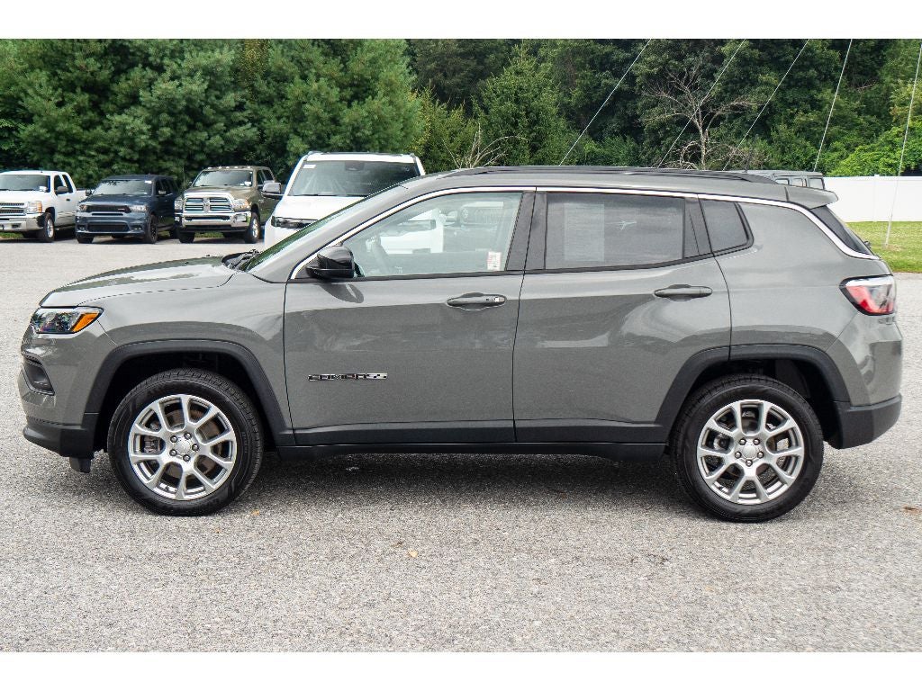 2023 Jeep Compass Latitude Lux