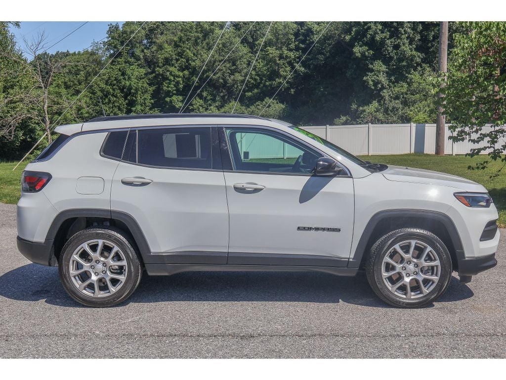 2023 Jeep Compass Latitude Lux