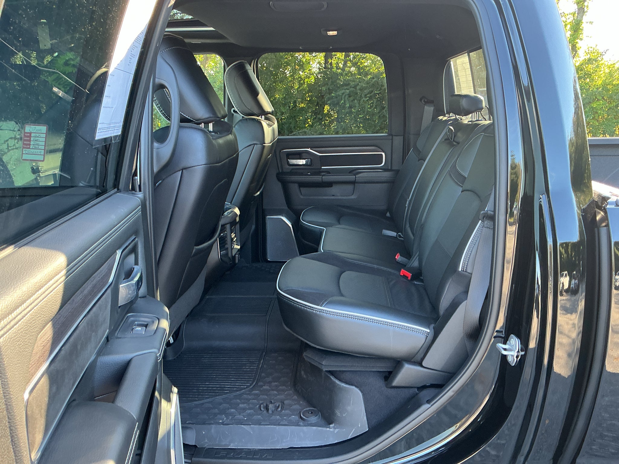 2025 RAM 3500 Laramie Night Edition Dually