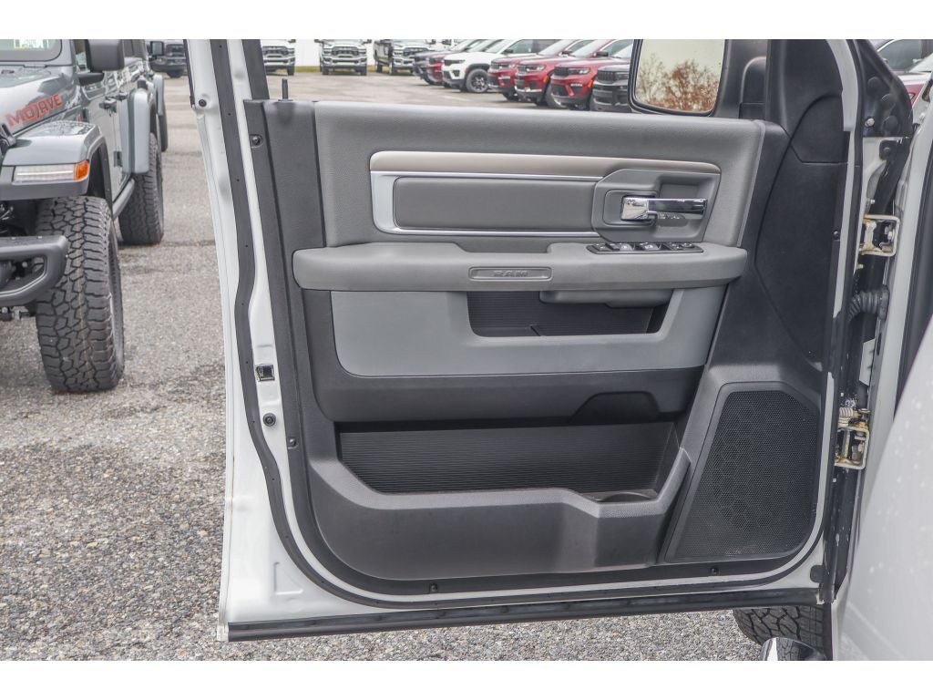 2016 RAM 1500 Big Horn Crew Cab