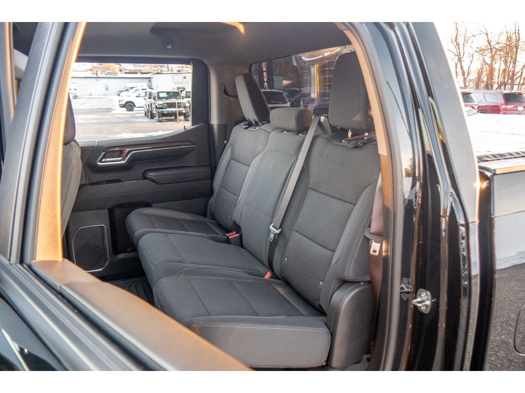 2023 Chevrolet Silverado LT