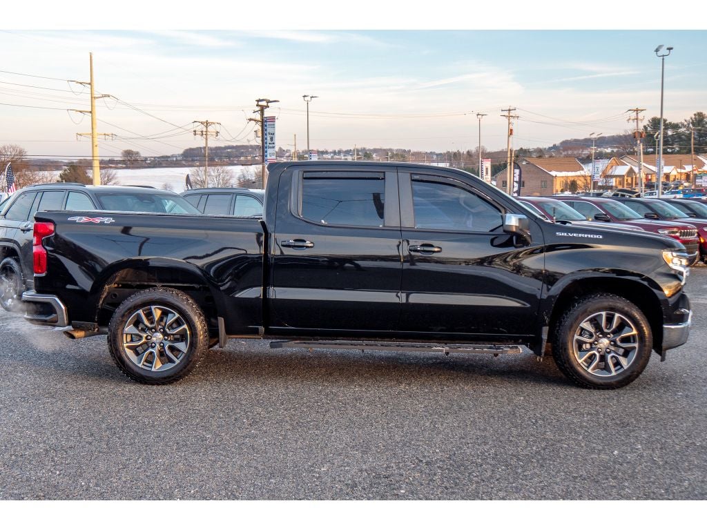 2023 Chevrolet Silverado LT