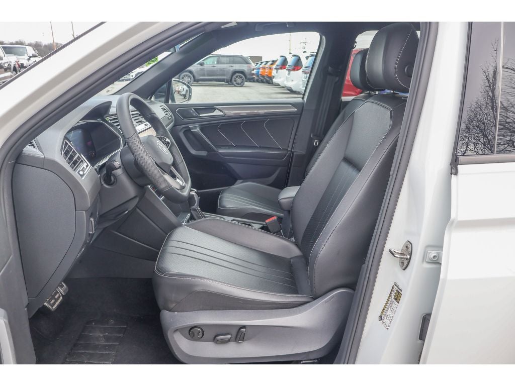 2022 Volkswagen Tiguan SE R-Line Black