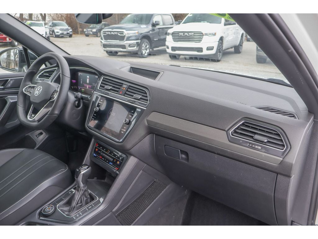 2022 Volkswagen Tiguan SE R-Line Black