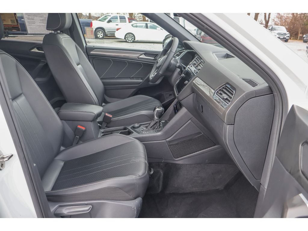 2022 Volkswagen Tiguan SE R-Line Black