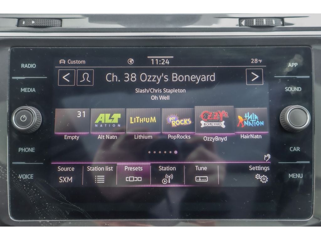 2022 Volkswagen Tiguan SE R-Line Black