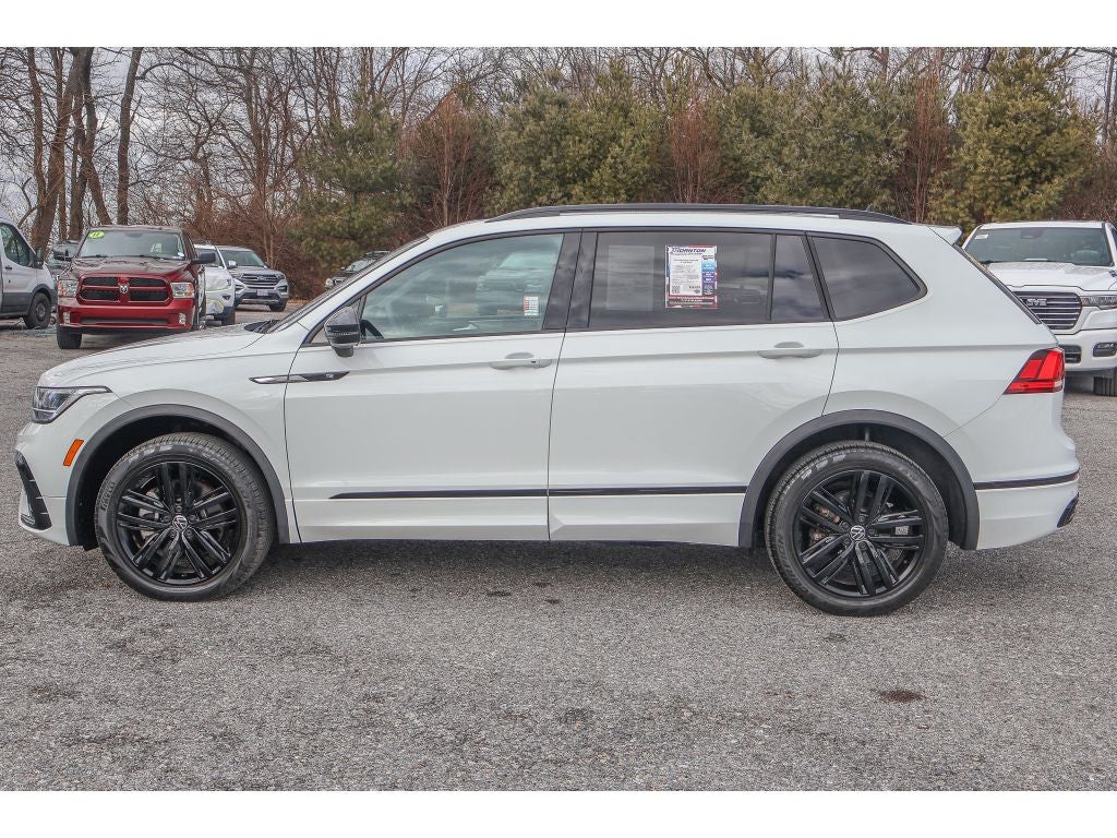 2022 Volkswagen Tiguan SE R-Line Black