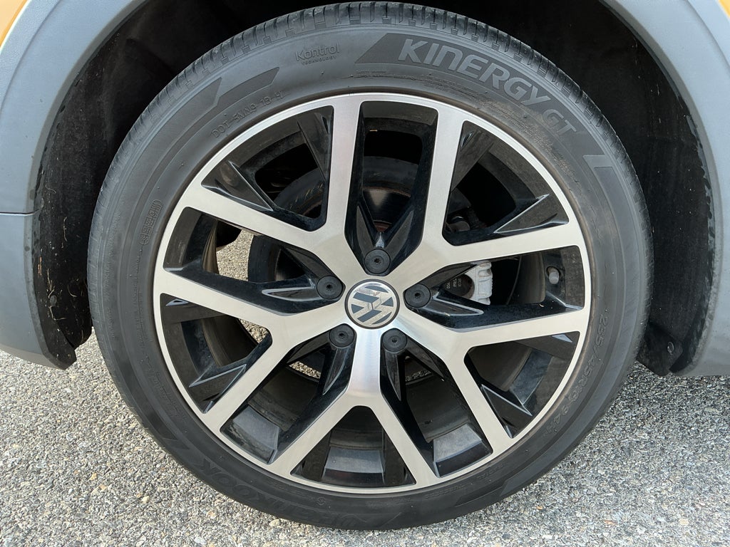 2017 Volkswagen Beetle 1.8T Dune