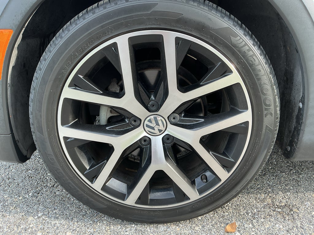 2017 Volkswagen Beetle 1.8T Dune