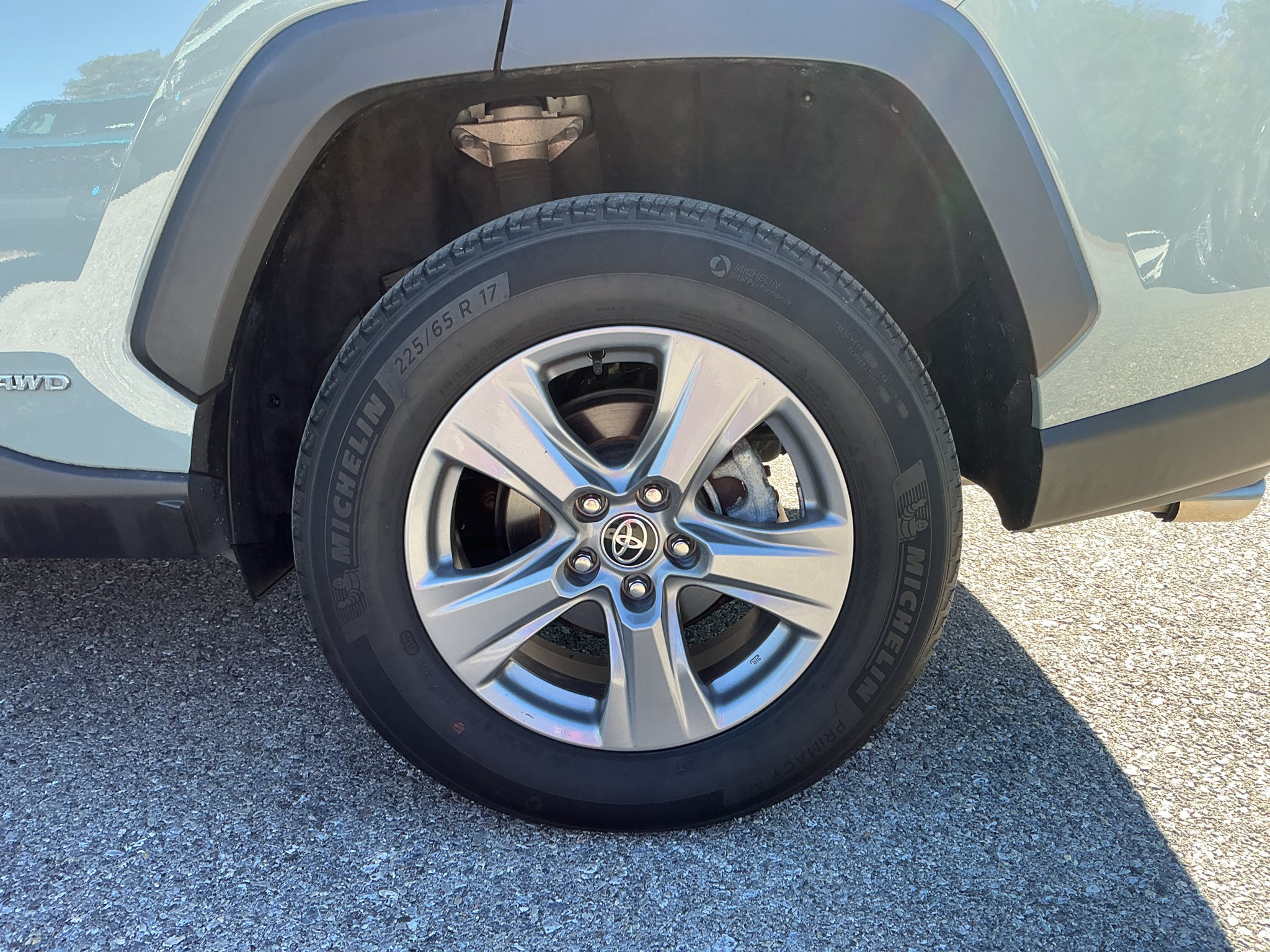 2022 Toyota RAV4 Hybrid XLE