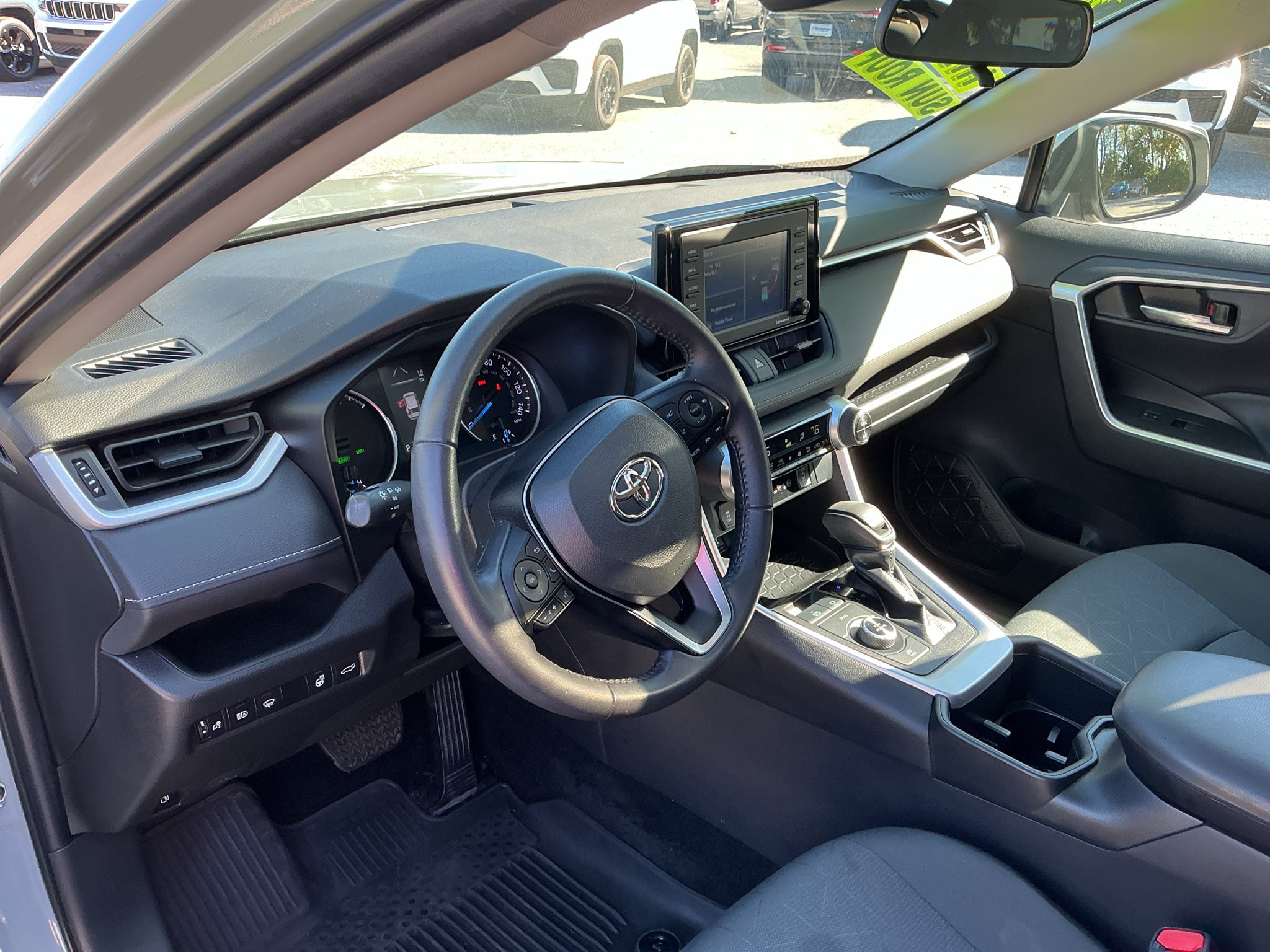 2022 Toyota RAV4 Hybrid XLE