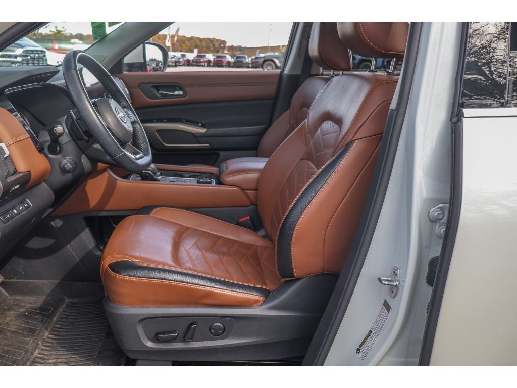 2022 Nissan Pathfinder Platinum