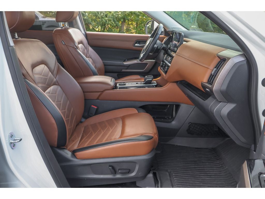 2022 Nissan Pathfinder Platinum