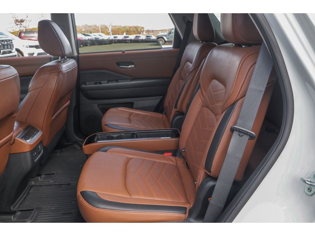2022 Nissan Pathfinder Platinum