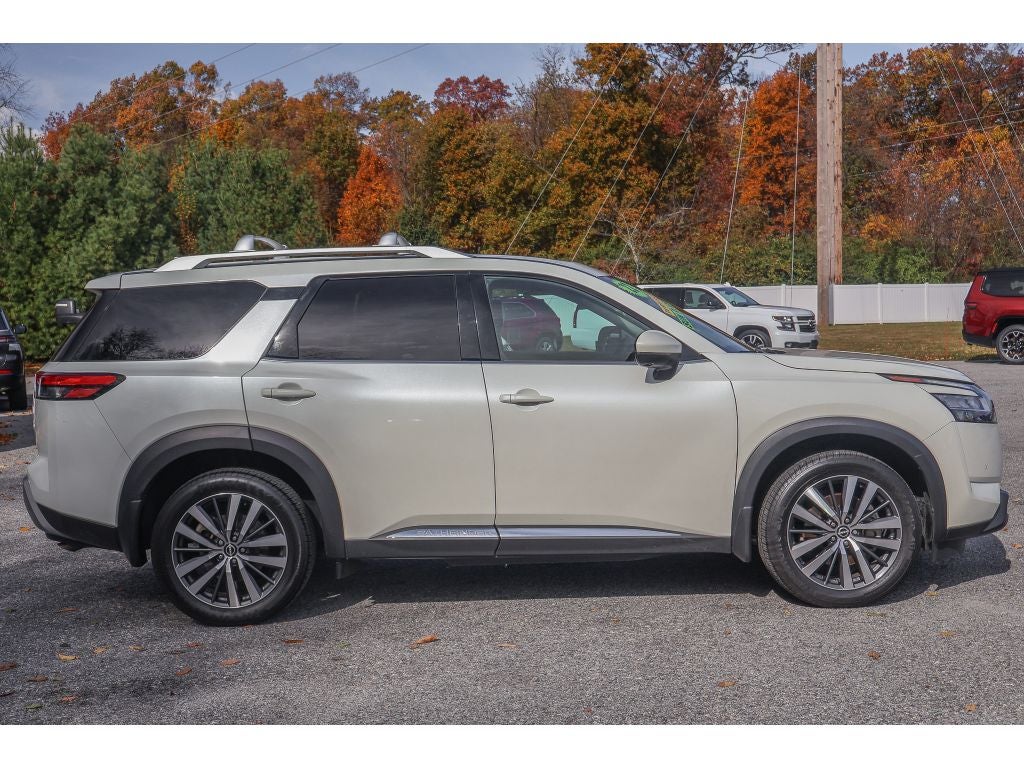 2022 Nissan Pathfinder Platinum