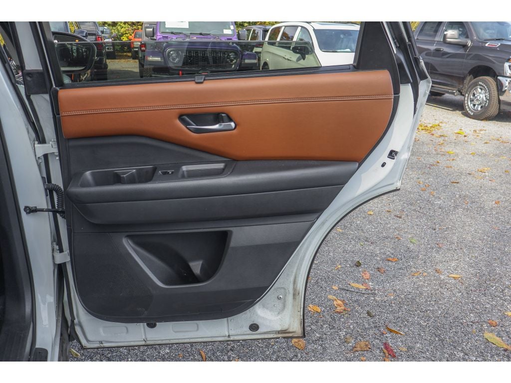 2022 Nissan Pathfinder Platinum