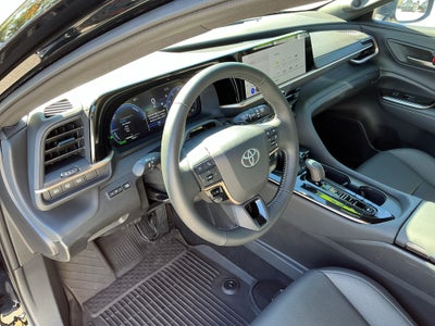 2025 Toyota Crown Signia Limited