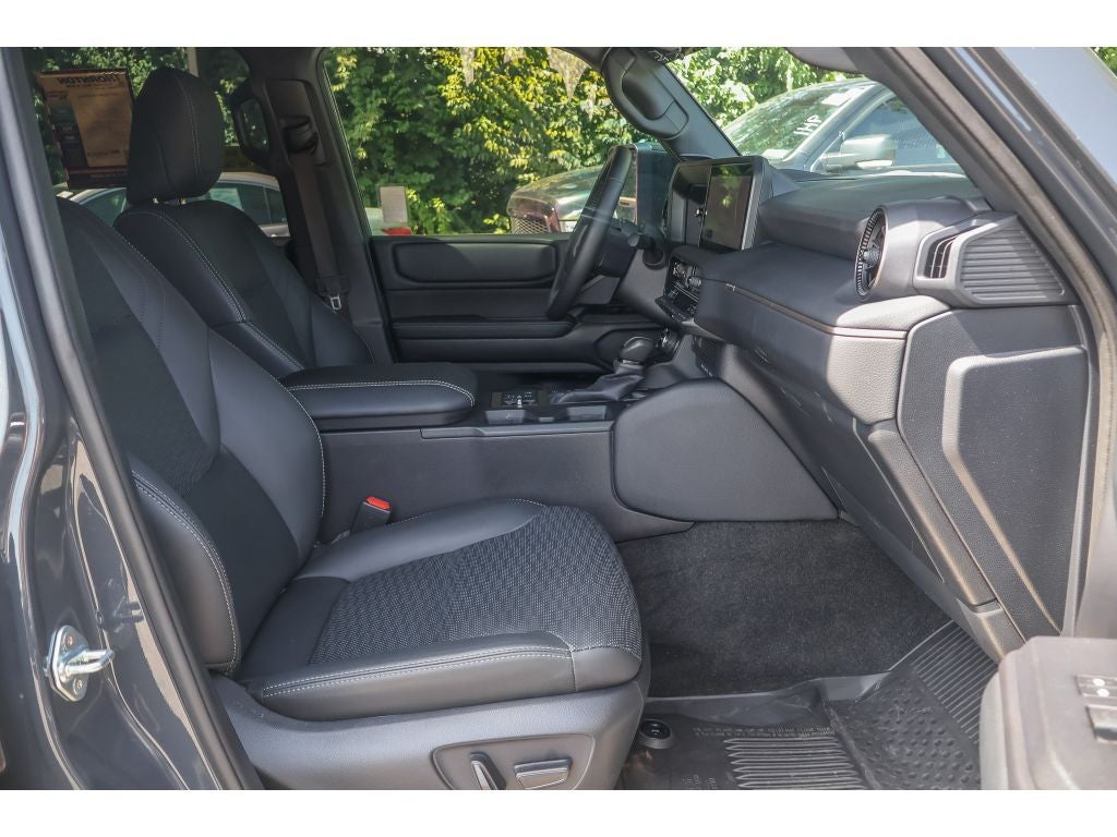 2025 Toyota Land Cruiser 4WD (Natl)