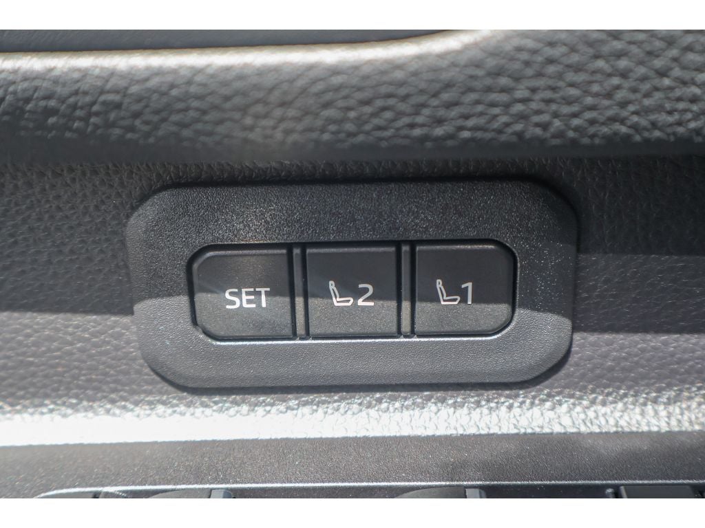 2025 Toyota Land Cruiser 4WD (Natl)