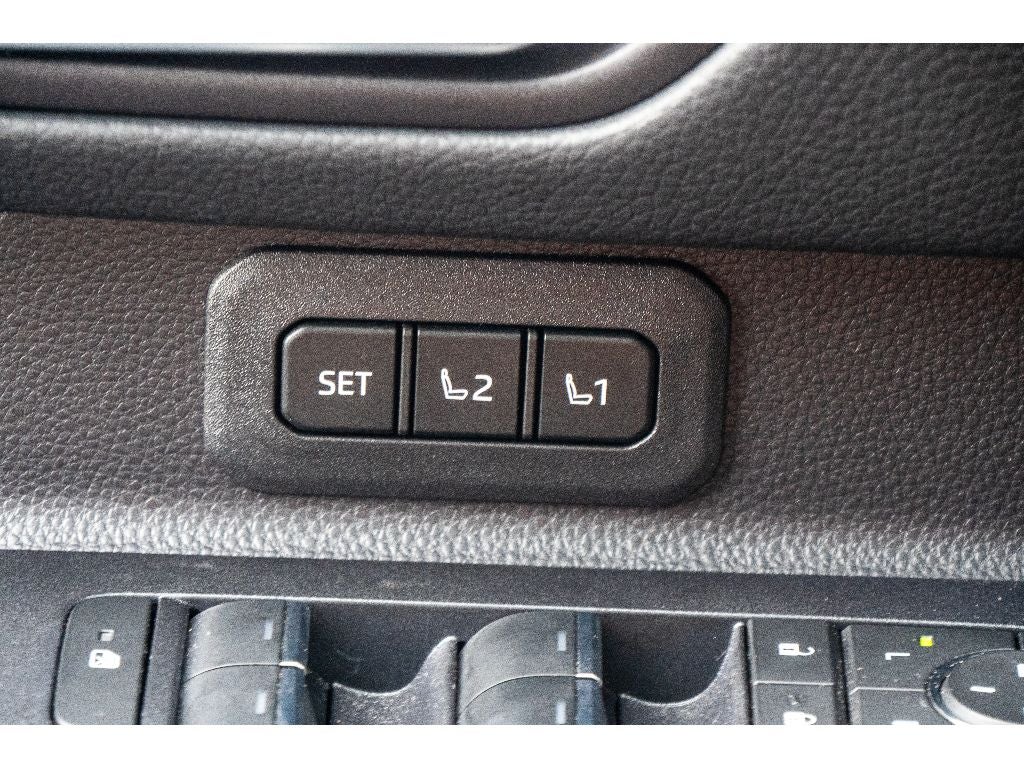2025 Toyota Land Cruiser 4WD (Natl)