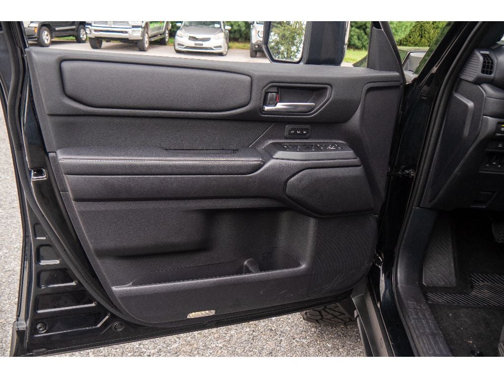 2025 Toyota Land Cruiser 4WD (Natl)
