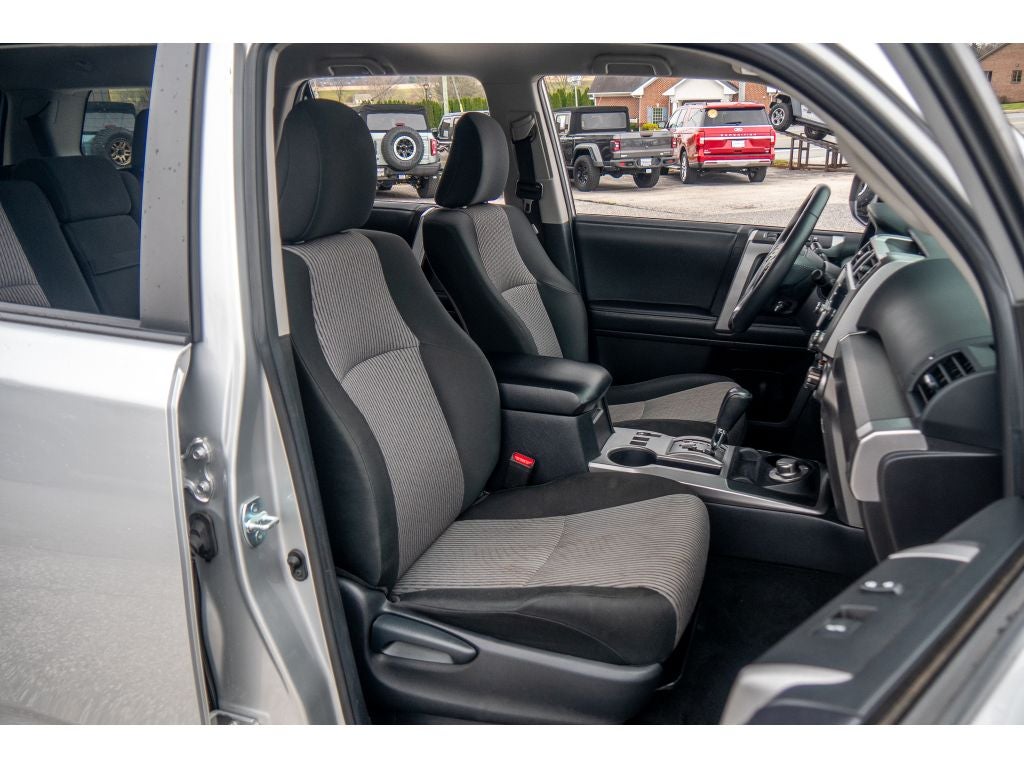 2021 Toyota 4Runner SR5 W/ 3rd row