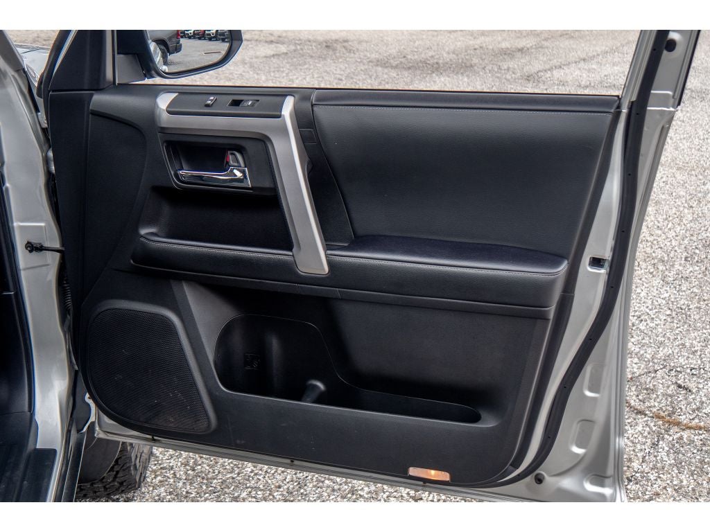 2021 Toyota 4Runner SR5 W/ 3rd row