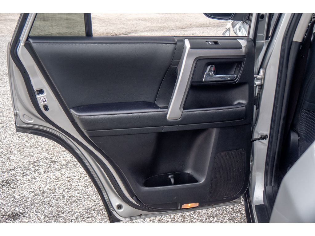 2021 Toyota 4Runner SR5 W/ 3rd row