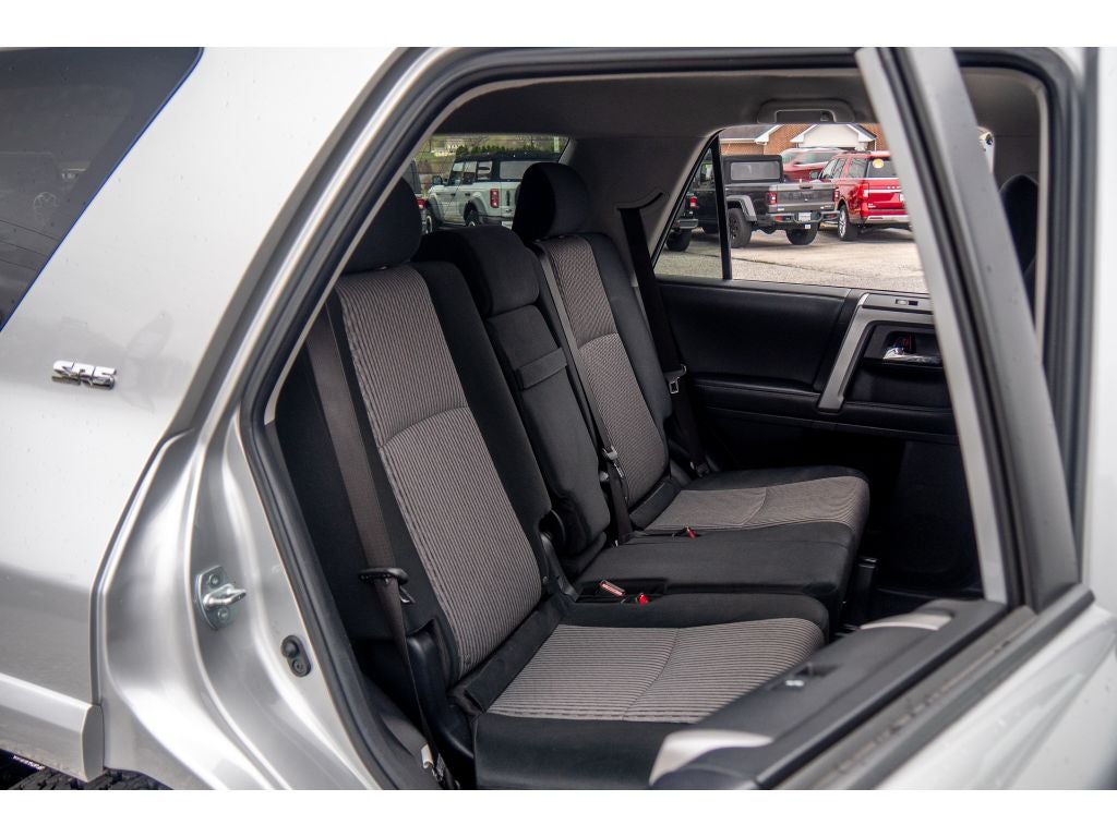 2021 Toyota 4Runner SR5 W/ 3rd row