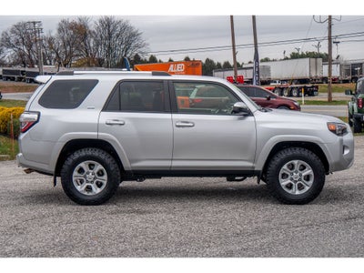 2021 Toyota 4Runner SR5 W/ 3rd row