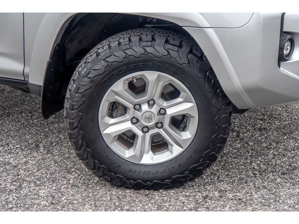 2021 Toyota 4Runner SR5 W/ 3rd row