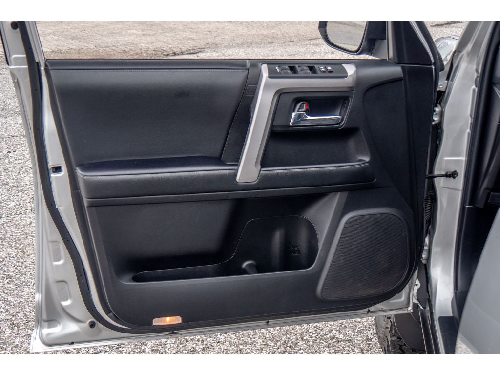 2021 Toyota 4Runner SR5 W/ 3rd row