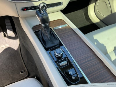 2021 Volvo XC60 Momentum