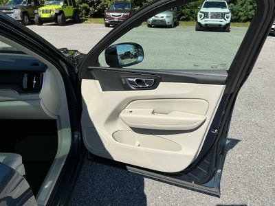 2021 Volvo XC60 Momentum