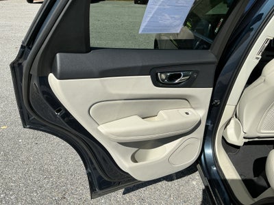 2021 Volvo XC60 Momentum