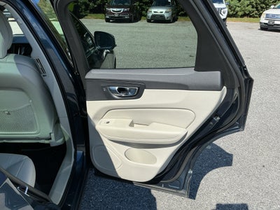 2021 Volvo XC60 Momentum
