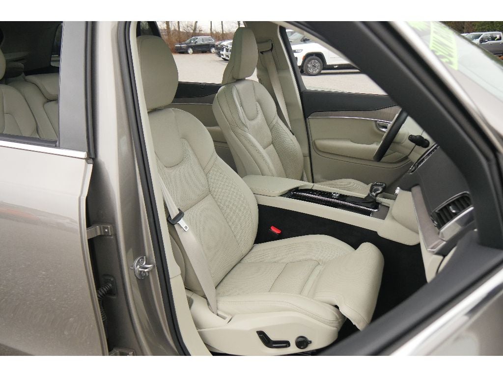 2022 Volvo XC90 Inscription