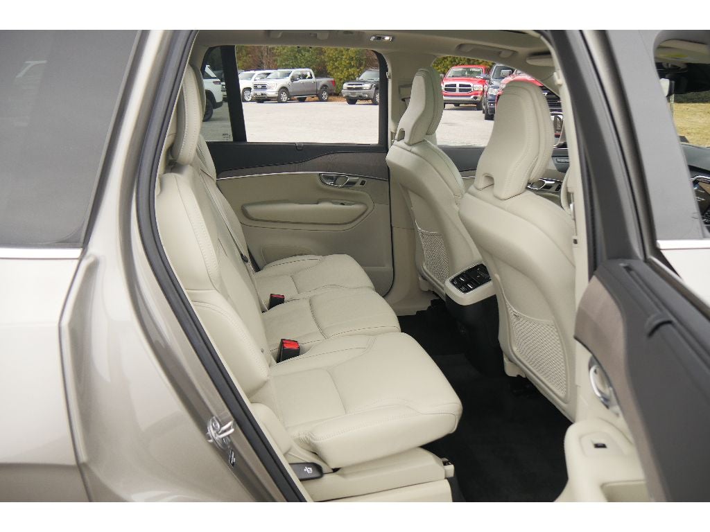 2022 Volvo XC90 Inscription