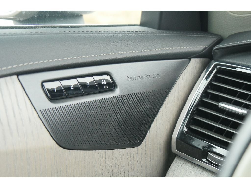 2022 Volvo XC90 Inscription