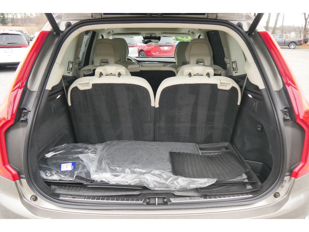 2022 Volvo XC90 Inscription