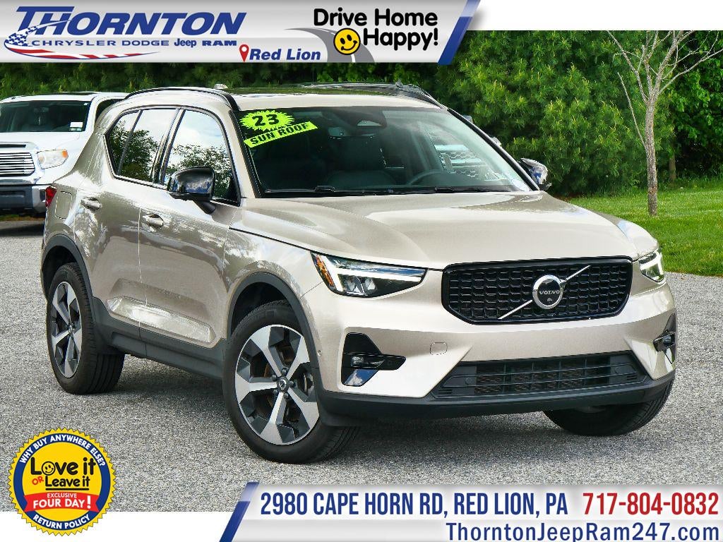 2023 Volvo XC40 B5 Plus Dark AWD's photo