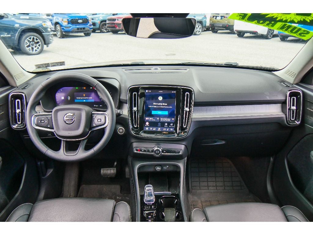2023 Volvo XC40 Plus Dark Theme