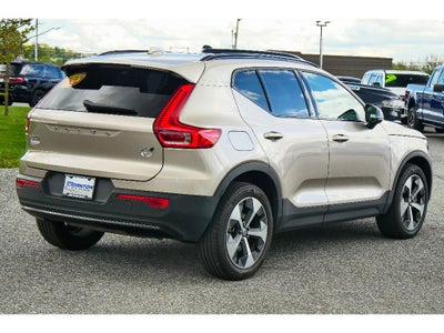 2023 Volvo XC40 Plus Dark Theme