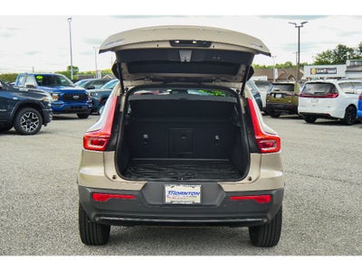 2023 Volvo XC40 Plus Dark Theme