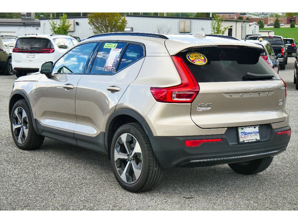 2023 Volvo XC40 Plus Dark Theme