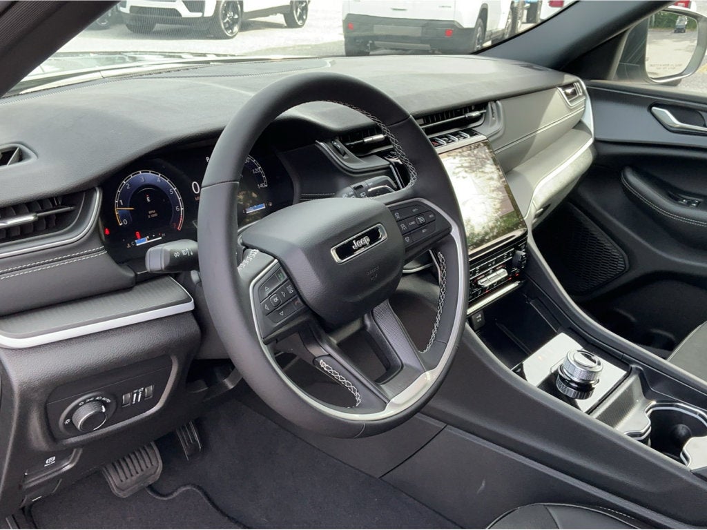 2027 Jeep Grand Cherokee Laredo X