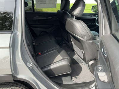 2027 Jeep Grand Cherokee Laredo X